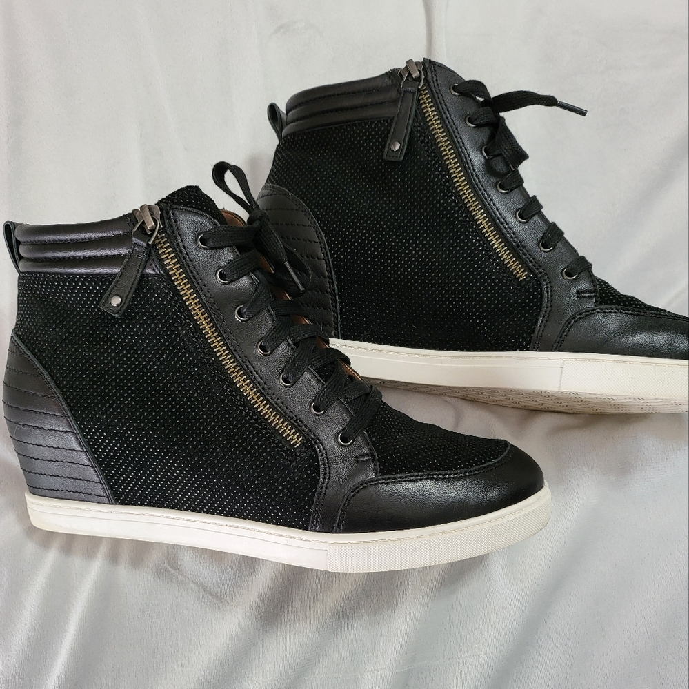 Woman's size 11 Paolo wedge sneaker